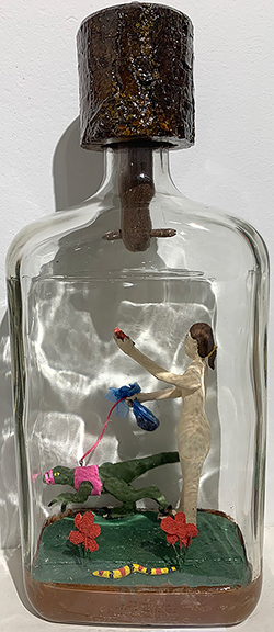 Whimsey or patience bottles by Steve Moseley (b. 1964) were displayed by Lindsay Gallery, Columbus, Ohio. A Walk in the Park was priced at $950.